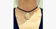 Load image into Gallery viewer, Locket Choker Necklace - FREE SHIP DEALS
