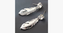 Load image into Gallery viewer, Silver Feather Earrings