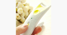 Load image into Gallery viewer, Instant Touch Heated Eyelash Curler