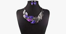 Load image into Gallery viewer, Vintage Peacock Tail Collar Necklace - FREE SHIP DEALS