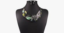 Load image into Gallery viewer, Vintage Peacock Tail Collar Necklace - FREE SHIP DEALS