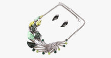 Load image into Gallery viewer, Vintage Peacock Tail Collar Necklace - FREE SHIP DEALS
