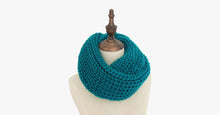 Load image into Gallery viewer, Infinity knitted Scarf
