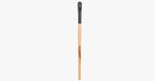 Load image into Gallery viewer, Large Eye shadow Brush - FREE SHIP DEALS
