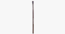 Load image into Gallery viewer, Medium Eye Shadow Brush