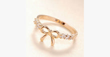 Load image into Gallery viewer, Rhinestone Bow Midi Ring