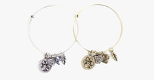 Load image into Gallery viewer, Paw Print Charm Bangle
