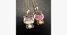 Load image into Gallery viewer, Pearl Cat Pendant