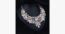 Load image into Gallery viewer, Shine Crystal Flower Necklace