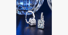 Load image into Gallery viewer, Shiny Crystal Hoop Earring