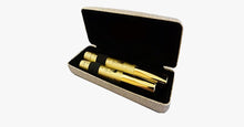 Load image into Gallery viewer, Thickening and Lengthening Black Mascara with Natural Fibres in Gold Display Case