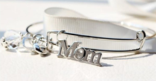 Load image into Gallery viewer, Bangle : Mom - FREE SHIP DEALS